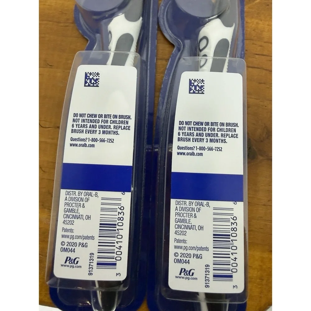 Oral-B Pro-Flex Charcoal Soft Toothbrush Lot of 2 Charcoal Infused Bristles